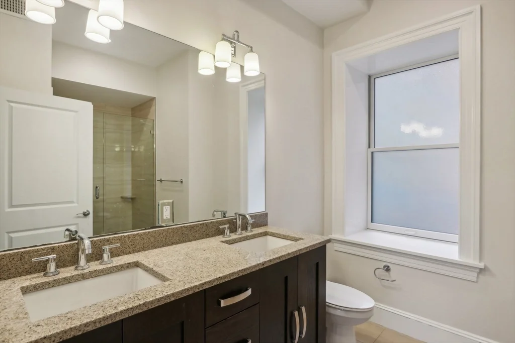 4 bed, 4+ bath apartment for rent at 1471 Beacon St Unit 2, Coolidge Corner — photo 15 of 20