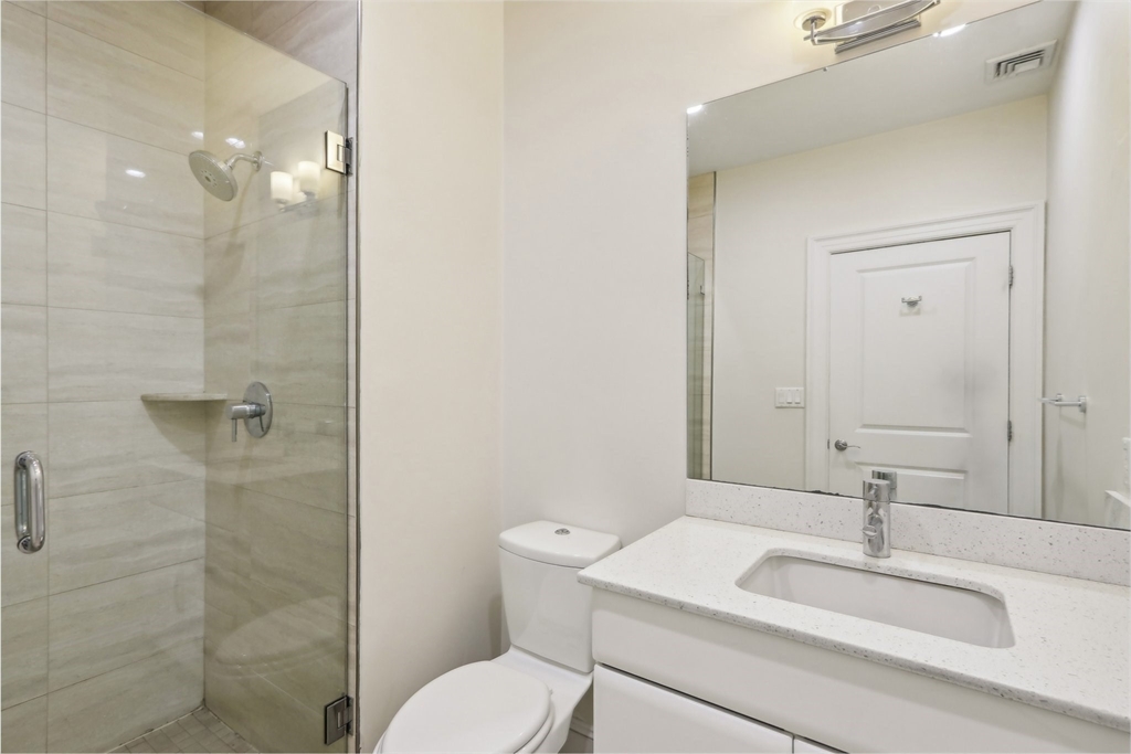 4 bed, 4+ bath apartment for rent at 1471 Beacon St Unit 2B, Coolidge Corner — photo 11 of 13