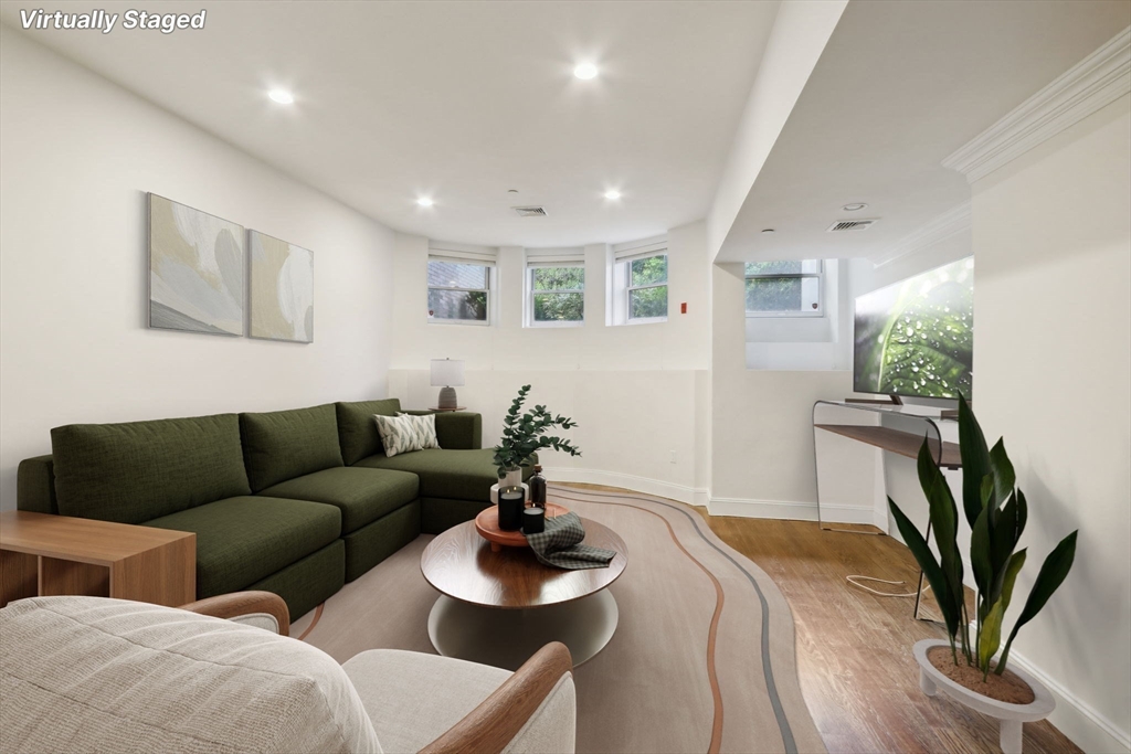 4 bed, 4+ bath apartment for rent at 1471 Beacon St Unit 2B, Coolidge Corner — photo 6 of 13