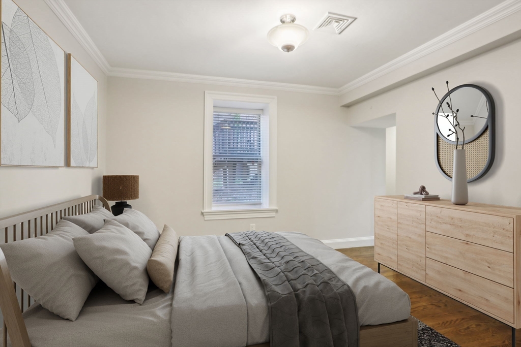 4 bed, 4+ bath apartment for rent at 1471 Beacon St Unit 2B, Coolidge Corner — photo 4 of 13