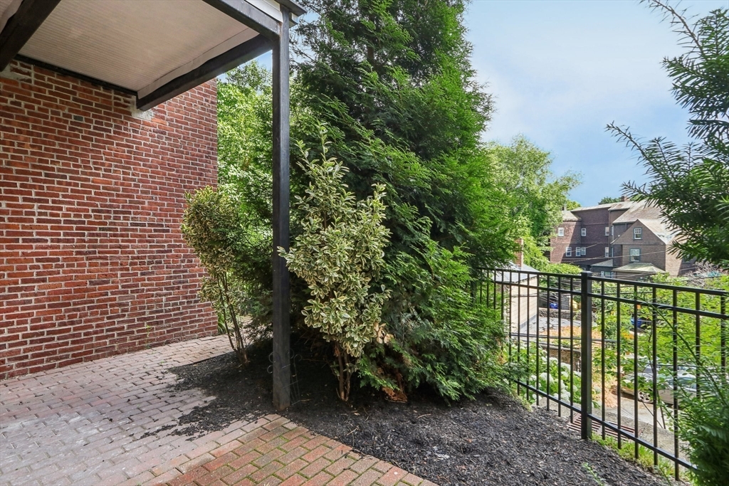 4 bed, 4+ bath apartment for rent at 1471 Beacon St Unit 2B, Coolidge Corner — photo 12 of 13