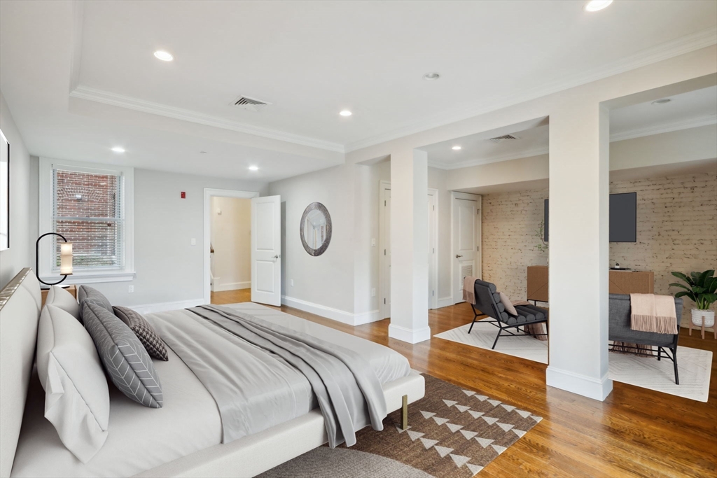 4 bed, 4+ bath apartment for rent at 1471 Beacon St Unit 2B, Coolidge Corner — photo 3 of 13