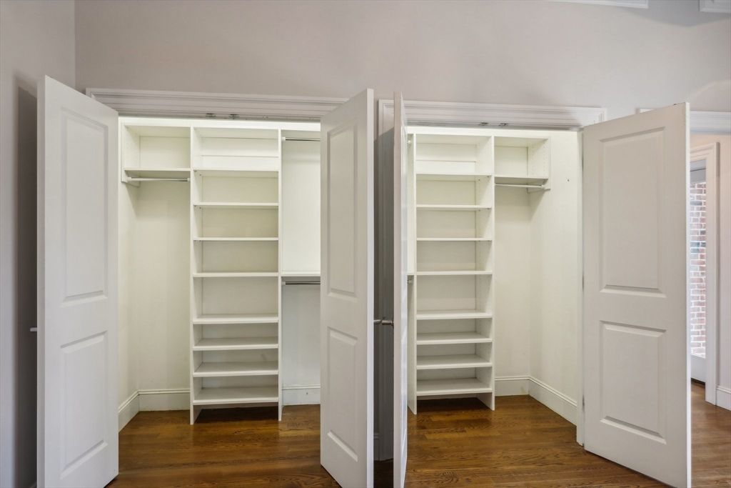 4 bed, 4+ bath apartment for rent at 1471 Beacon St Unit 2B, Coolidge Corner — photo 8 of 13