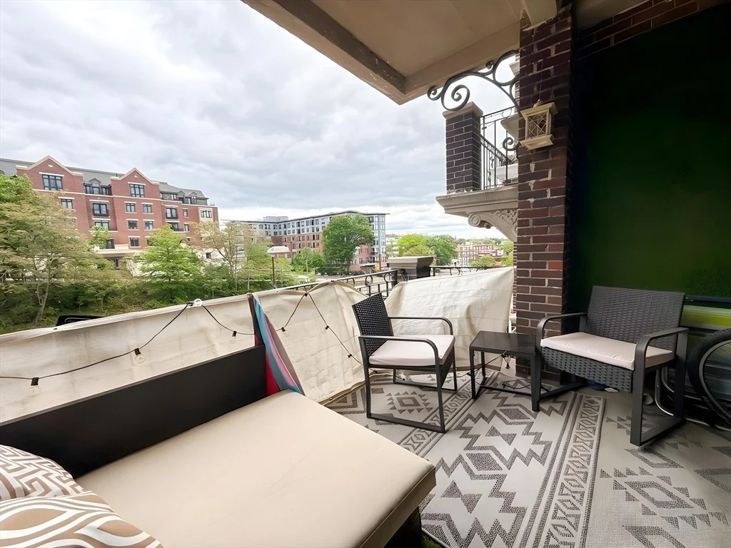 3 bed, 1 bath apartment for rent at 1472 Commonwealth Ave Unit 2, Brighton — photo 1 of 16