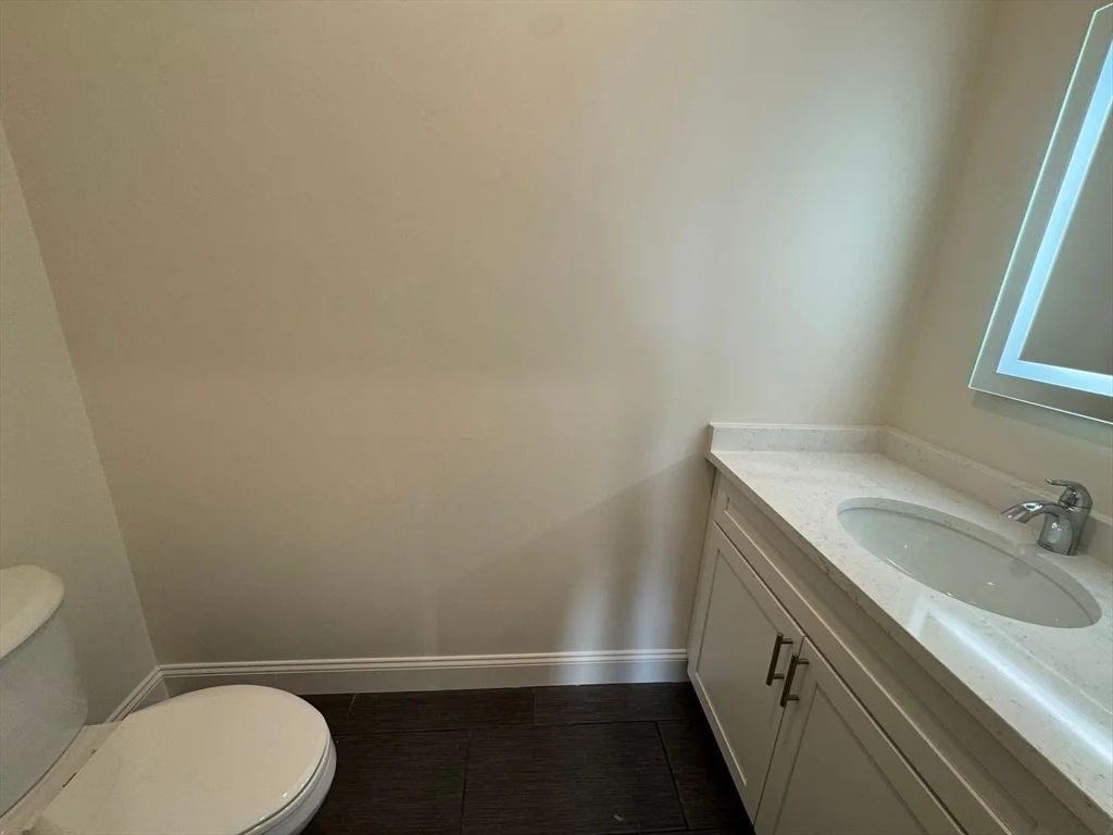 1 bed, 1 bath apartment for rent at 1473 N Shore Rd Unit 301, Revere — photo 4 of 14