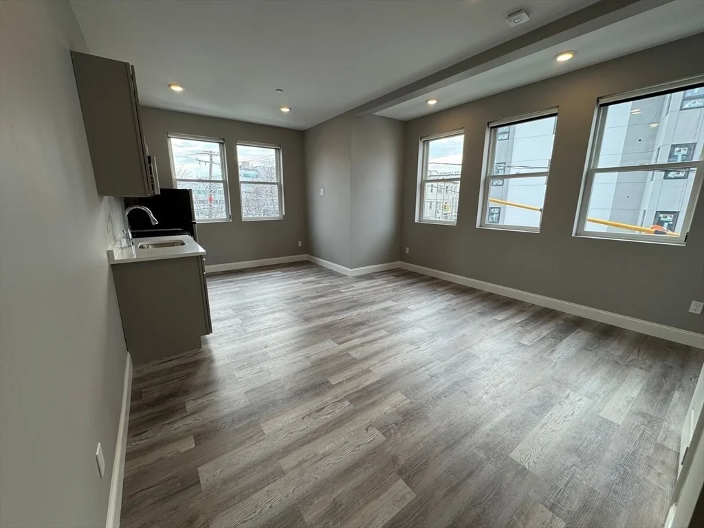 1 bed, 1 bath apartment for rent at 1473 N Shore Rd Unit 301, Revere — photo 5 of 14