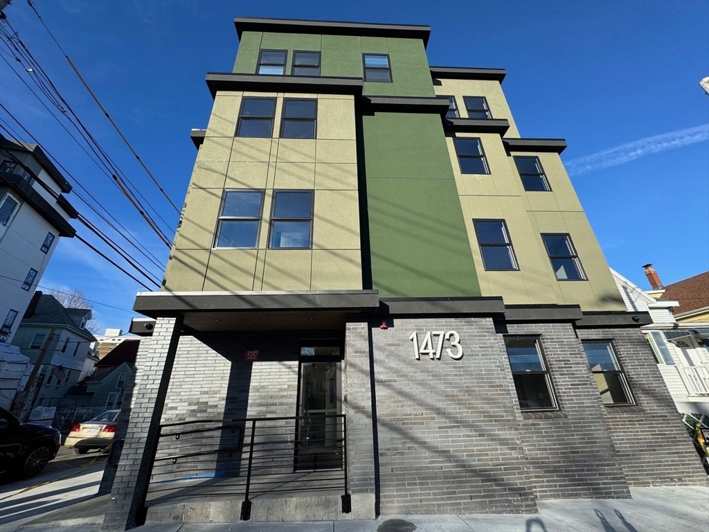 1 bed, 1.5 bath apartment for rent at 1473 N Shore Rd Unit 302, Revere — photo 1 of 14