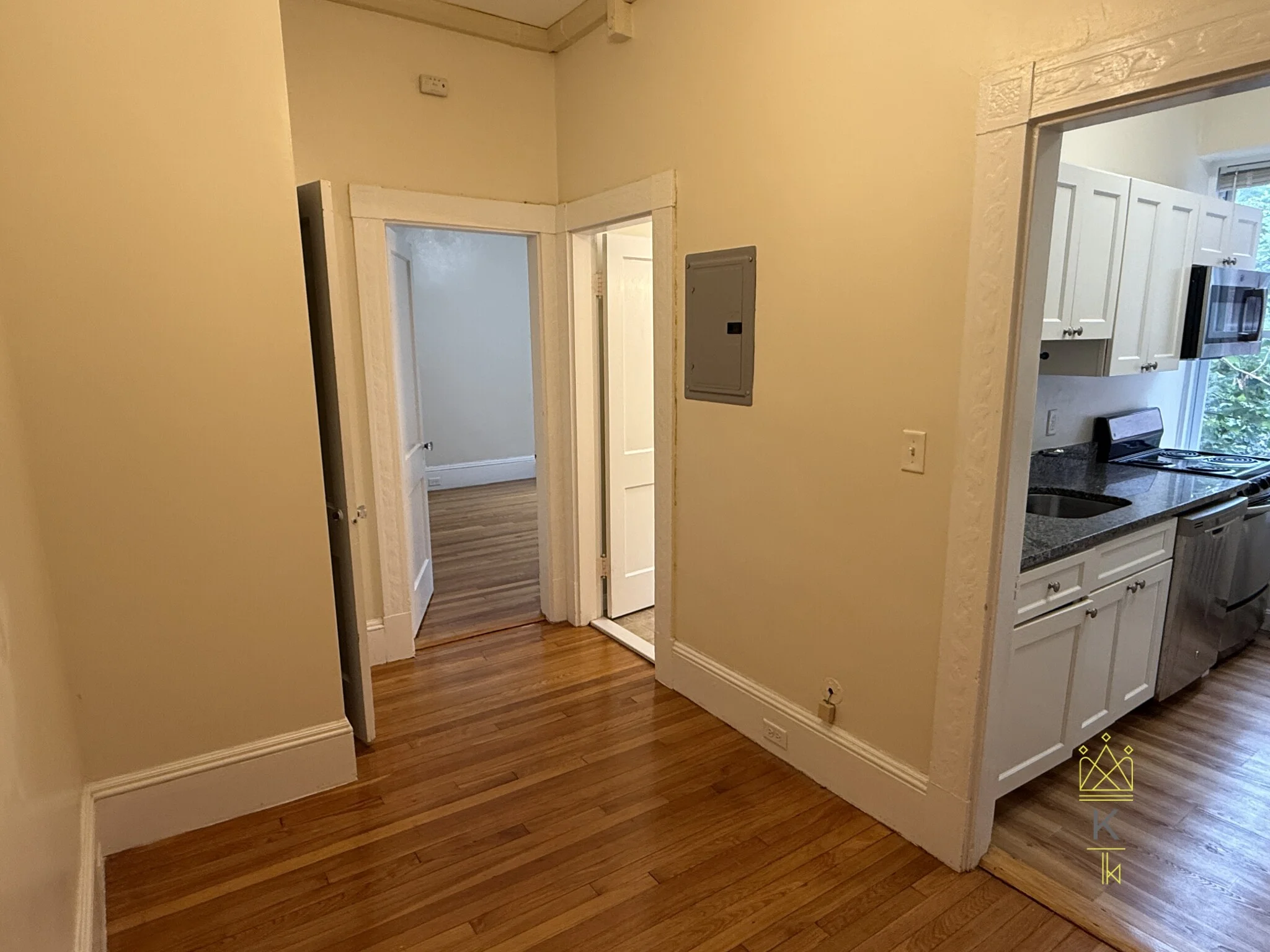 1 bed, 1 bath apartment for rent at 1477 Beacon St Unit 3, Griggs Park — photo 4 of 18