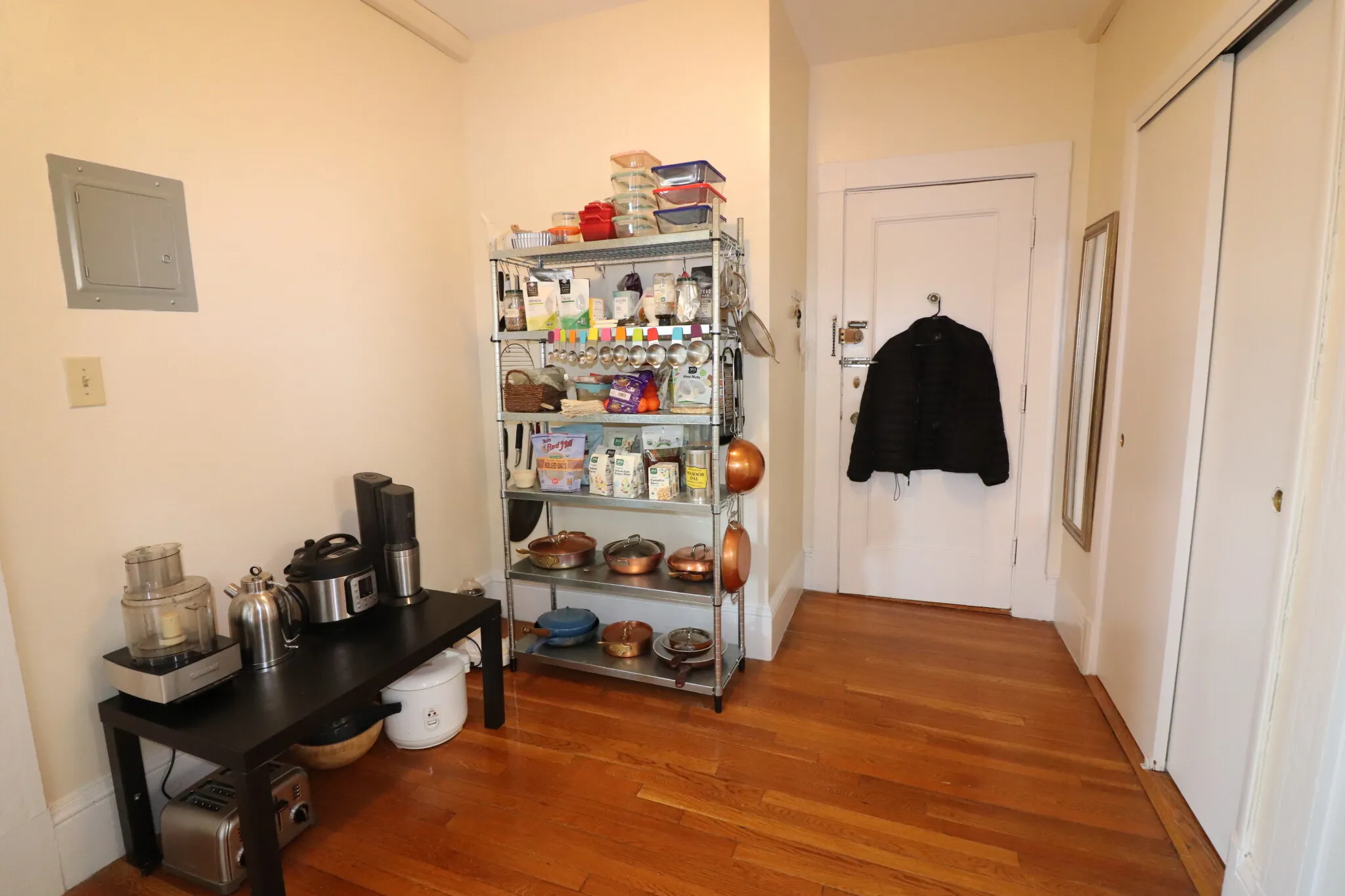 1.5 bed, 1 bath apartment for rent at 1477 Beacon St Unit 45, Griggs Park — photo 10 of 15
