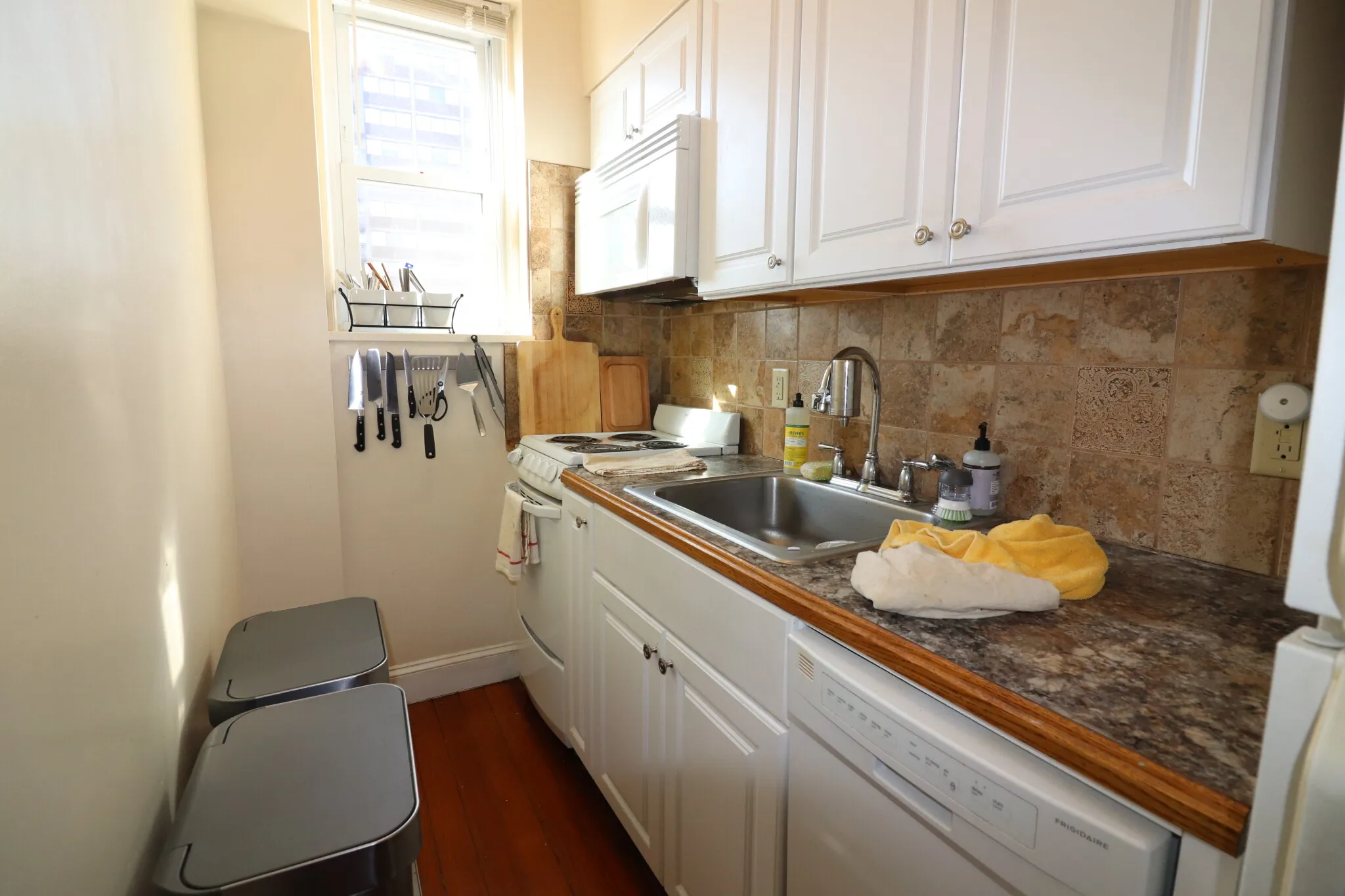 1.5 bed, 1 bath apartment for rent at 1477 Beacon St Unit 45, Griggs Park — photo 5 of 15