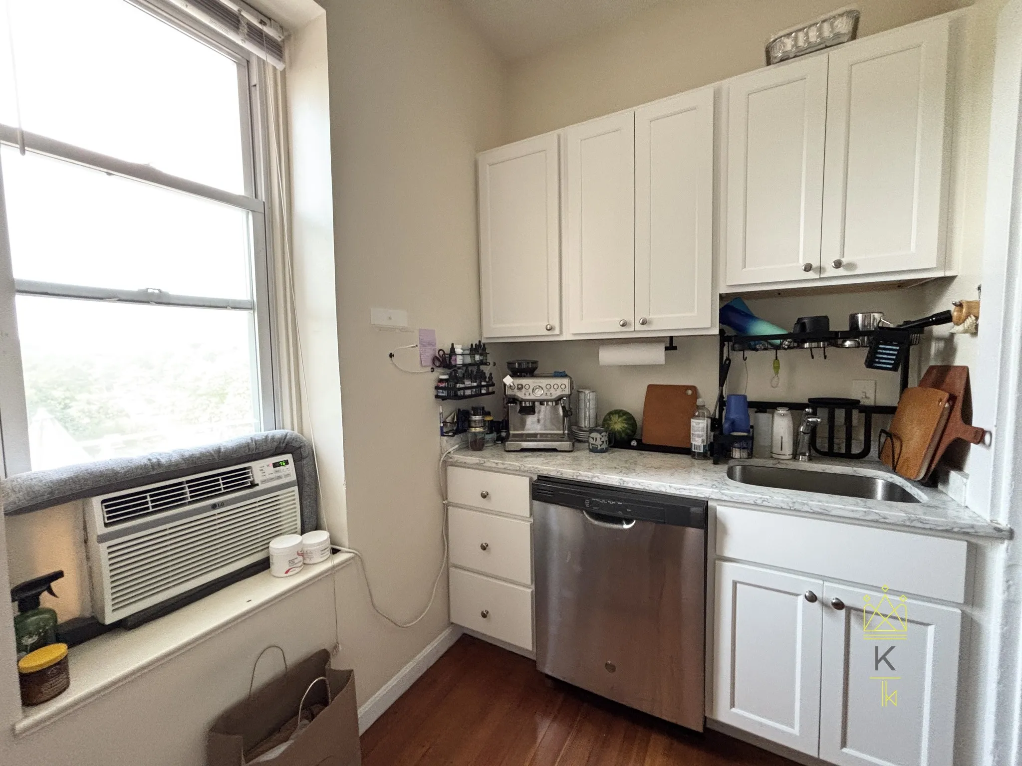 2 bed, 1 bath apartment for rent at 1477 Beacon St Unit 61, Griggs Park — photo 3 of 15