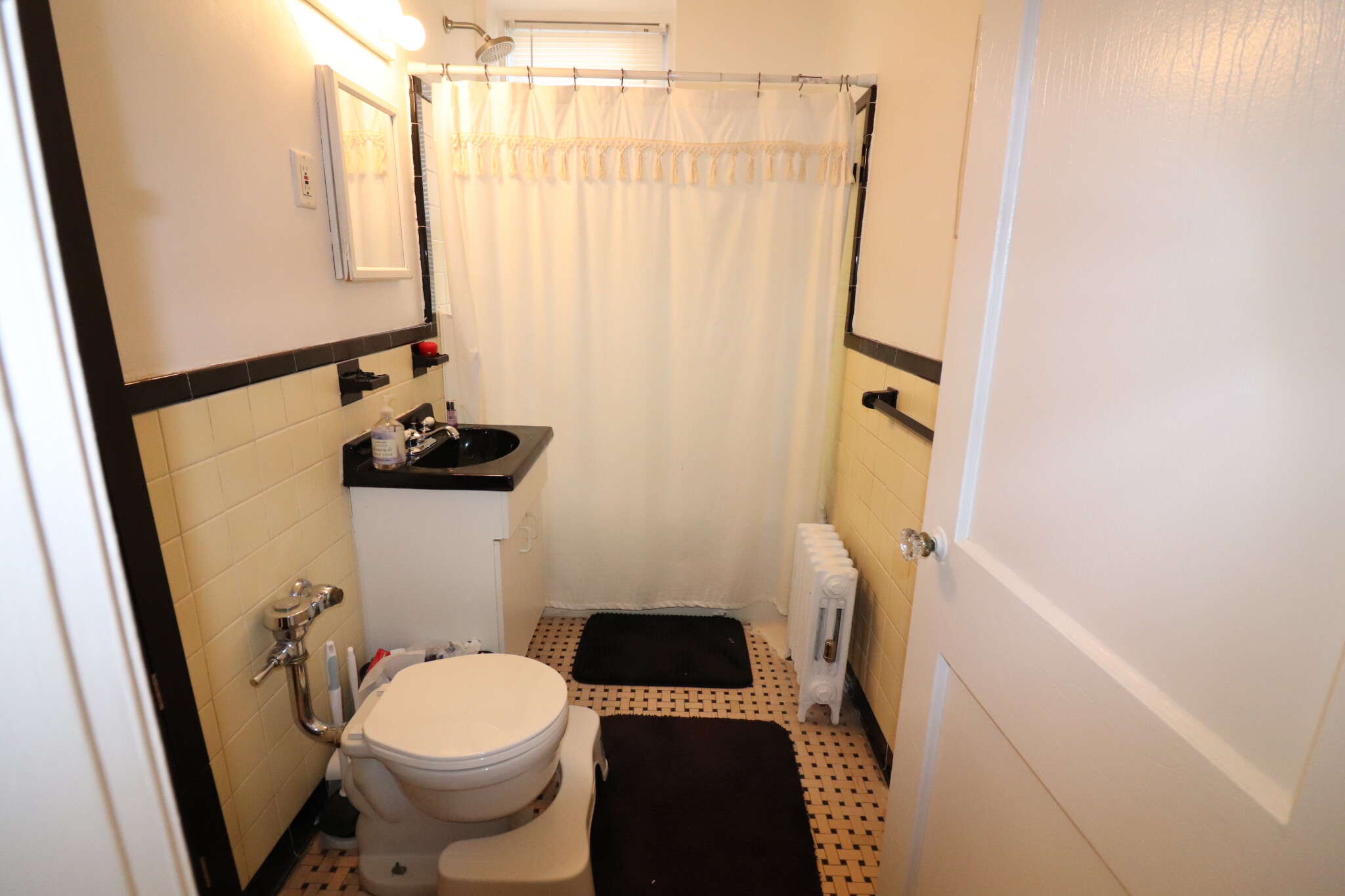1 bed, 1 bath apartment for rent at 1477 Beacon St Unit 8, Griggs Park — photo 8 of 15