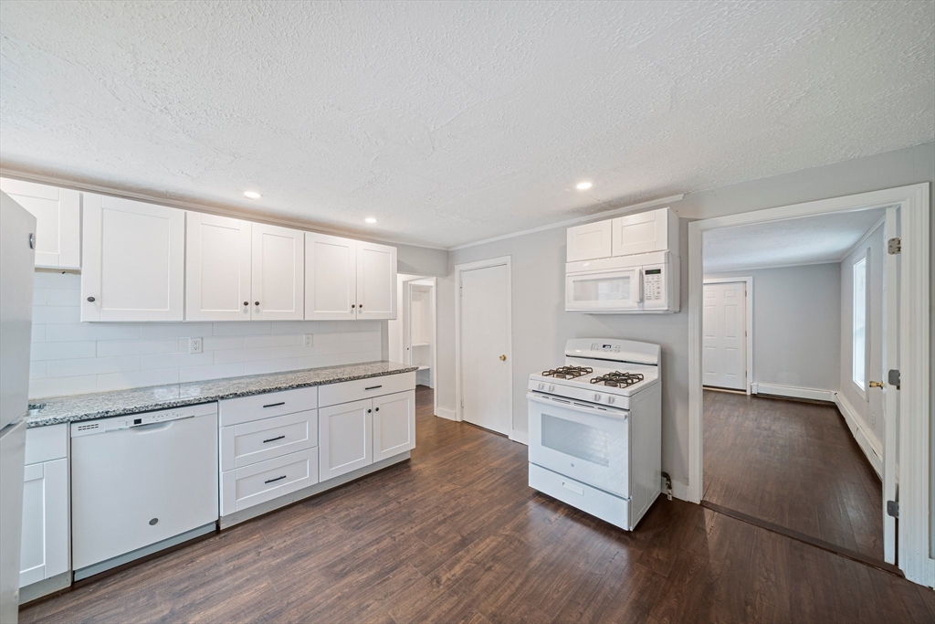 2 bed, 1 bath apartment for rent at 148 Boylston St Unit 2, Boylston Street — photo 1 of 18