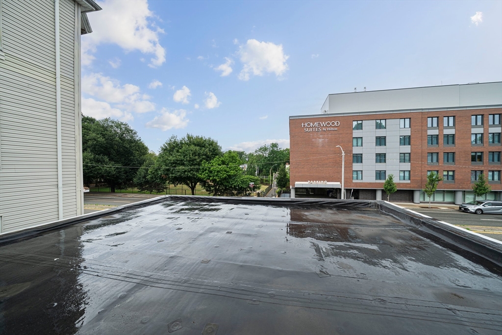 2 bed, 1 bath apartment for rent at 148 Boylston St Unit 2, Boylston Street — photo 14 of 18