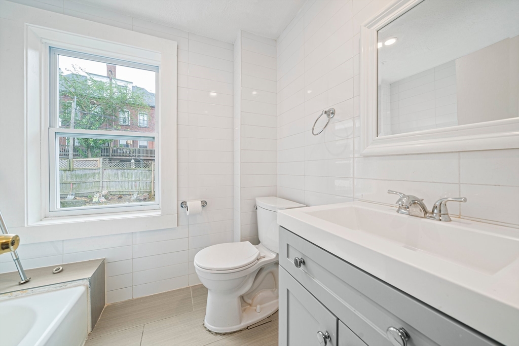 2 bed, 1 bath apartment for rent at 148 Boylston St Unit 2, Boylston Street — photo 12 of 18