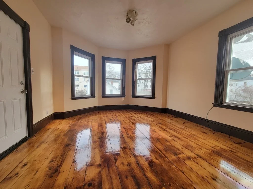 2 bed, 1 bath apartment for rent at 148 Eastern Ave Unit 3, Worcester — photo 3 of 7