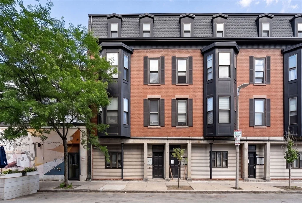 2 bed, 1 bath apartment for rent at 148 F St Unit 4, South Boston — photo 15 of 15