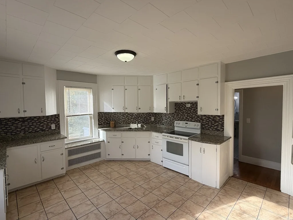 3 bed, 1 bath apartment for rent at 148 George St Unit 2, Tufts University — photo 6 of 26