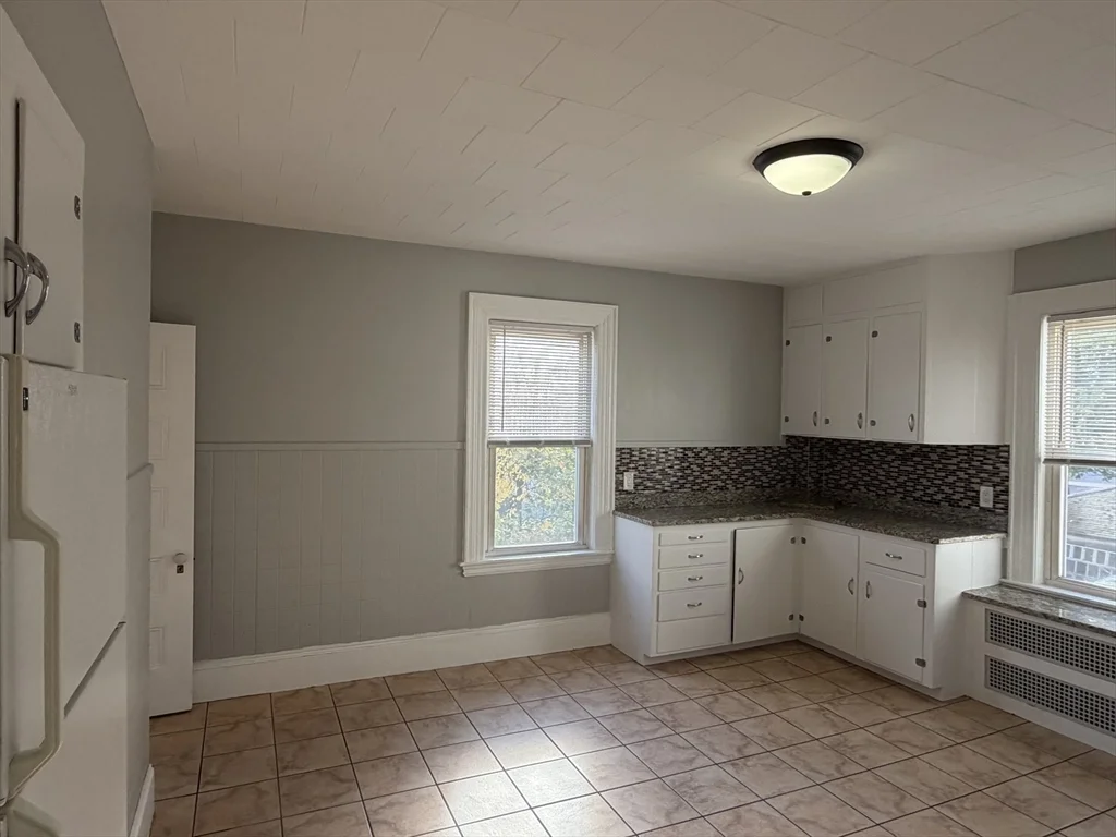 3 bed, 1 bath apartment for rent at 148 George St Unit 2, Tufts University — photo 21 of 26