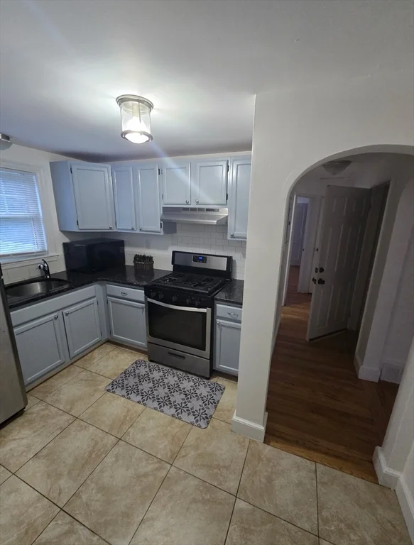 2 bed, 1 bath apartment for rent at 148 Glenwood Ave Unit 2, Fairmount Hill — photo 3 of 12