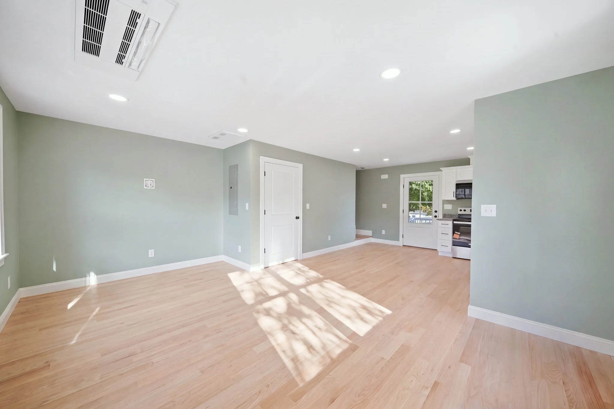 2 bed, 1 bath apartment for rent at 148 Groton Rd Unit C, Chelmsford — photo 4 of 14