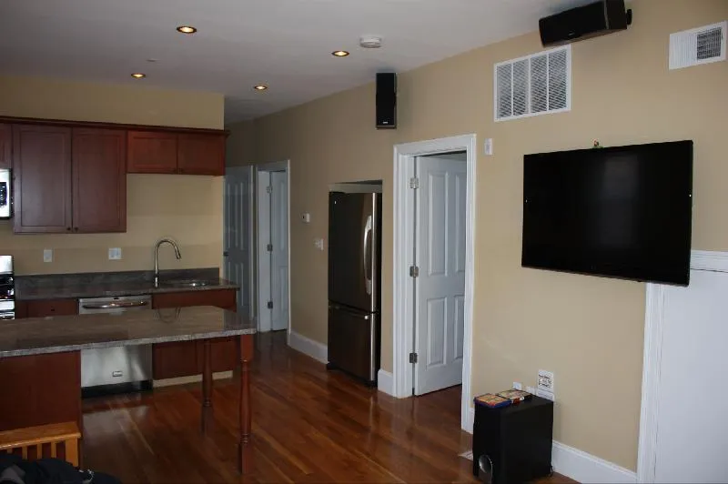 4 bed, 2 bath apartment for rent at 148 Hillside St Unit 1, Mission Hill — photo 2 of 6