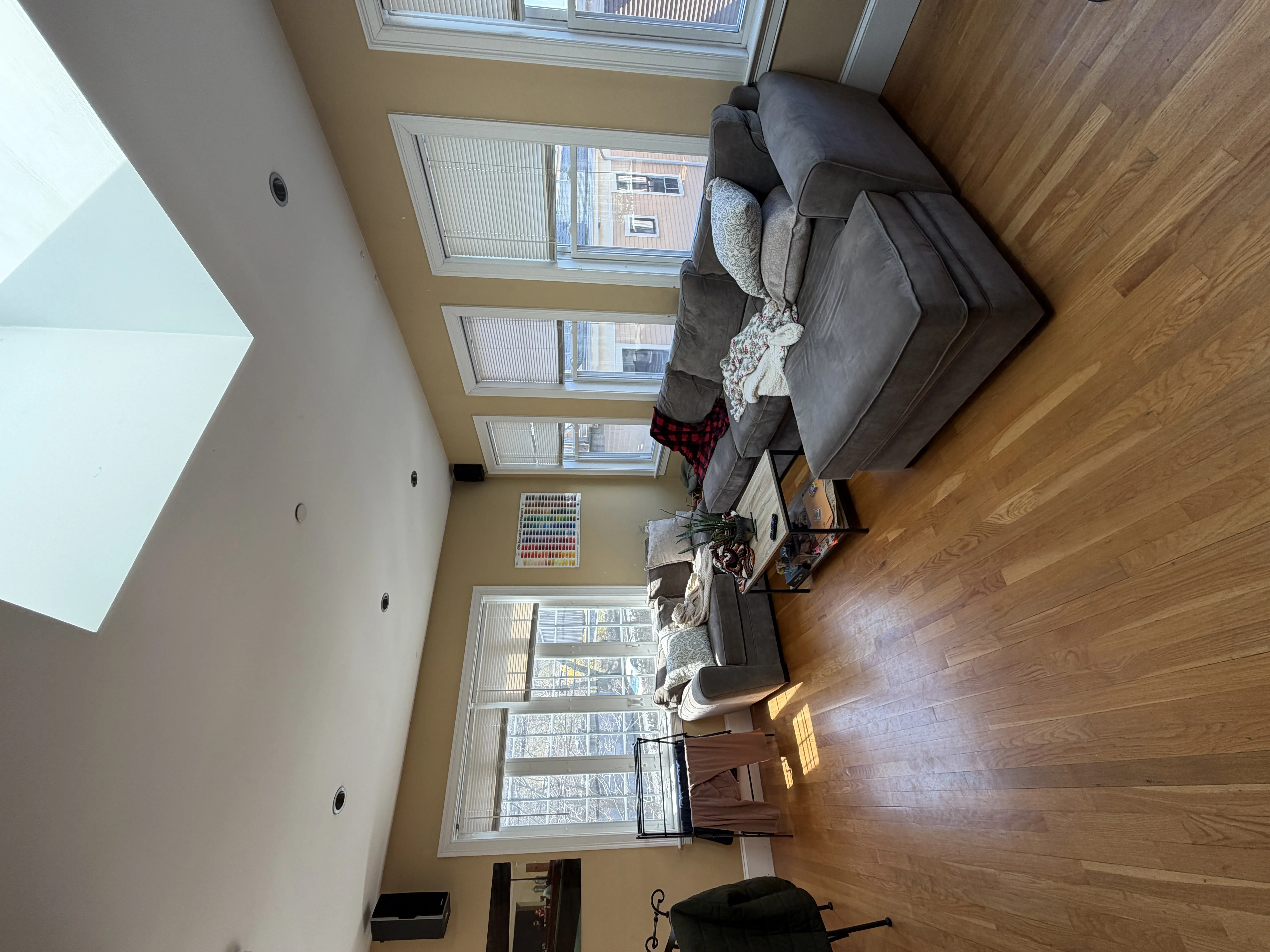 5 bed, 2 bath apartment for rent at 148 Hillside St Unit 3a, Mission Hill — photo 3 of 13