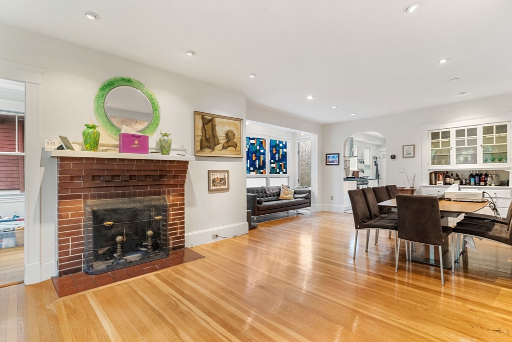 3 bed, 2 bath apartment for rent at 148 Lakeview Ave Unit 148, West Cambridge — photo 2 of 24