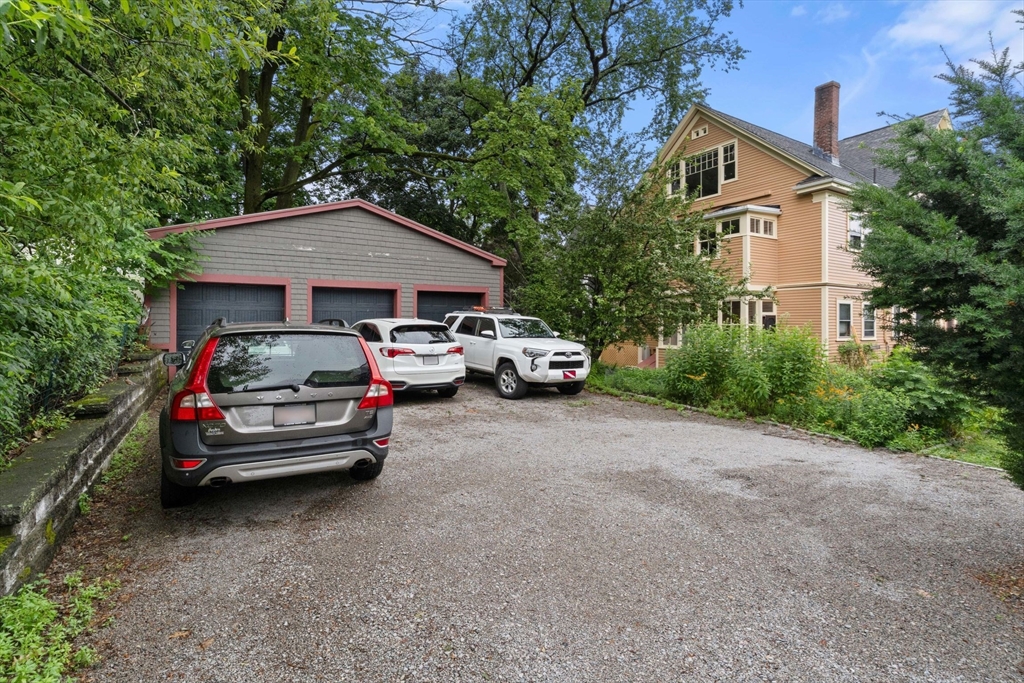 3 bed, 2 bath apartment for rent at 148 Lakeview Ave Unit 148, West Cambridge — photo 23 of 24