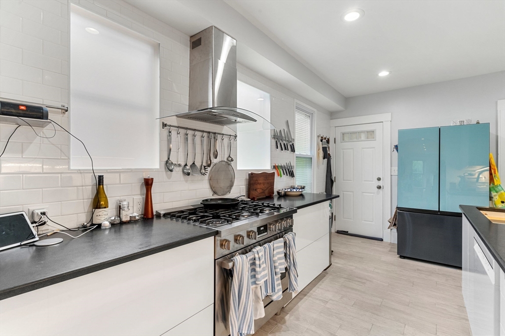 3 bed, 2 bath apartment for rent at 148 Lakeview Ave Unit 148, West Cambridge — photo 8 of 24