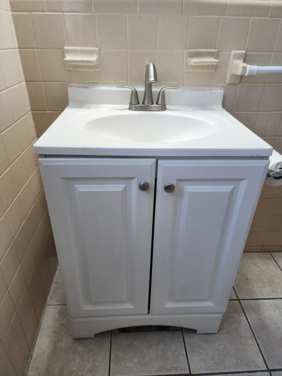 1 bed, 1 bath apartment for rent at 148 Maple Unit 2, Lynn — photo 6 of 7