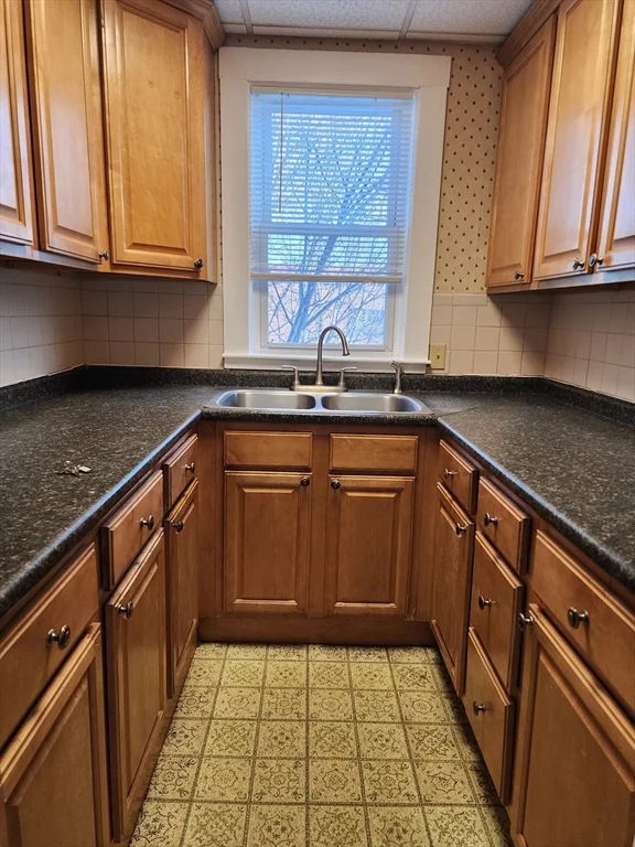 1 bed, 1 bath apartment for rent at 148 Maple Unit 2, Lynn — photo 3 of 7
