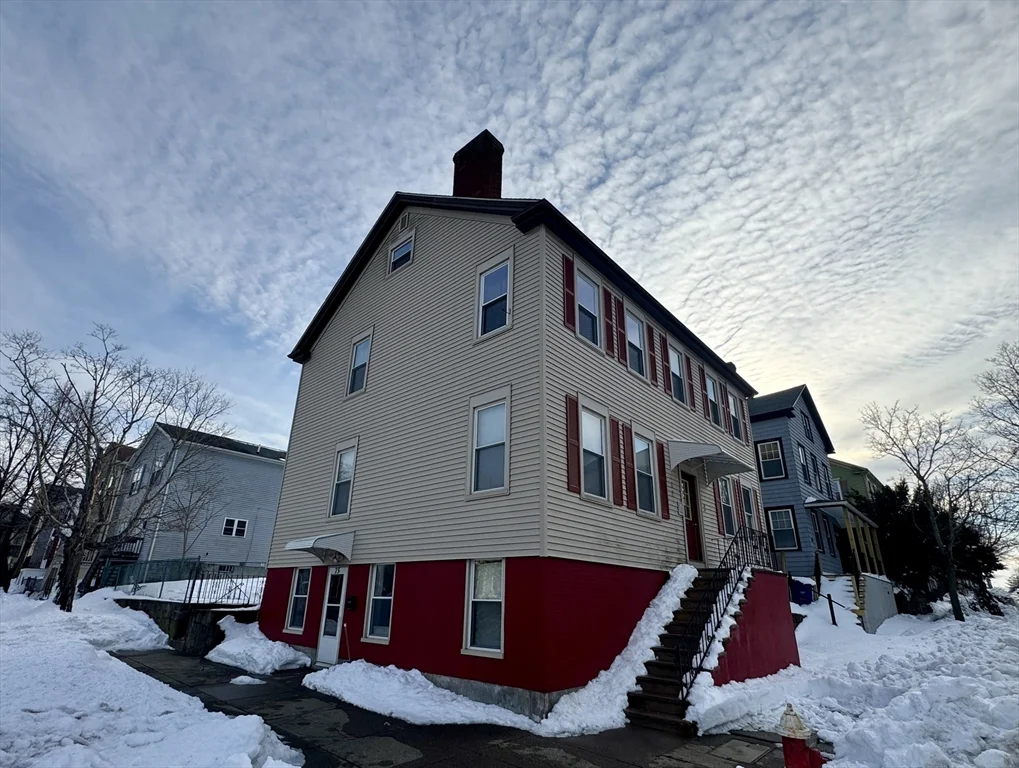 1 bed, 1 bath apartment for rent at 148 Maxfield St Unit 1E, North — photo 1 of 11