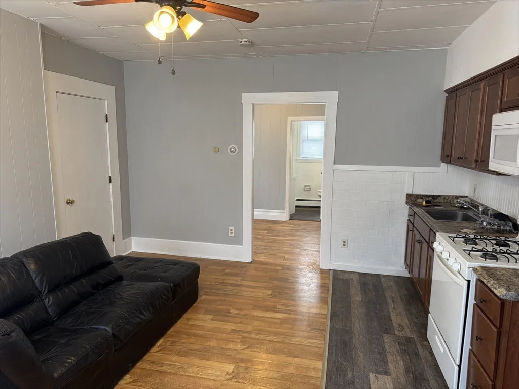 1 bed, 1 bath apartment for rent at 148 Maxfield St Unit 1E, North — photo 7 of 11