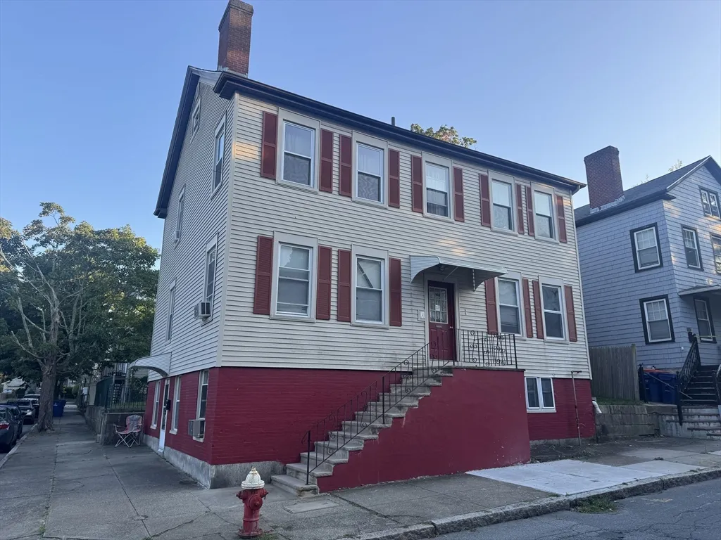 2 bed, 1 bath apartment for rent at 148 Maxfield St Unit 3, New Bedford — photo 1 of 21