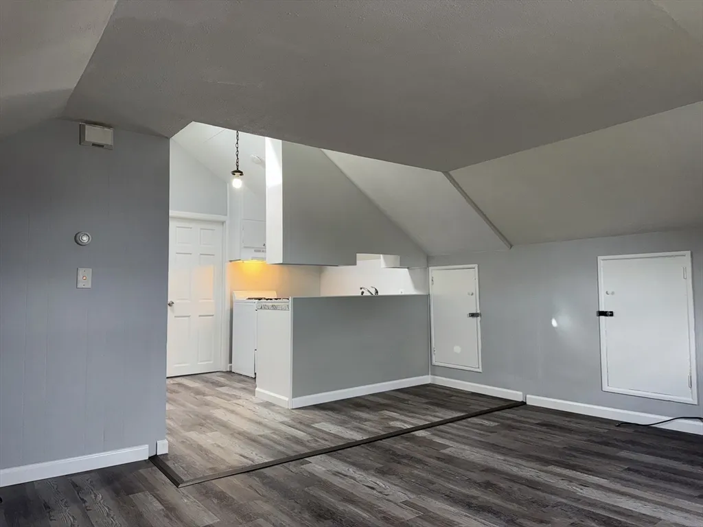 2 bed, 1 bath apartment for rent at 148 Maxfield St Unit 3, New Bedford — photo 6 of 21