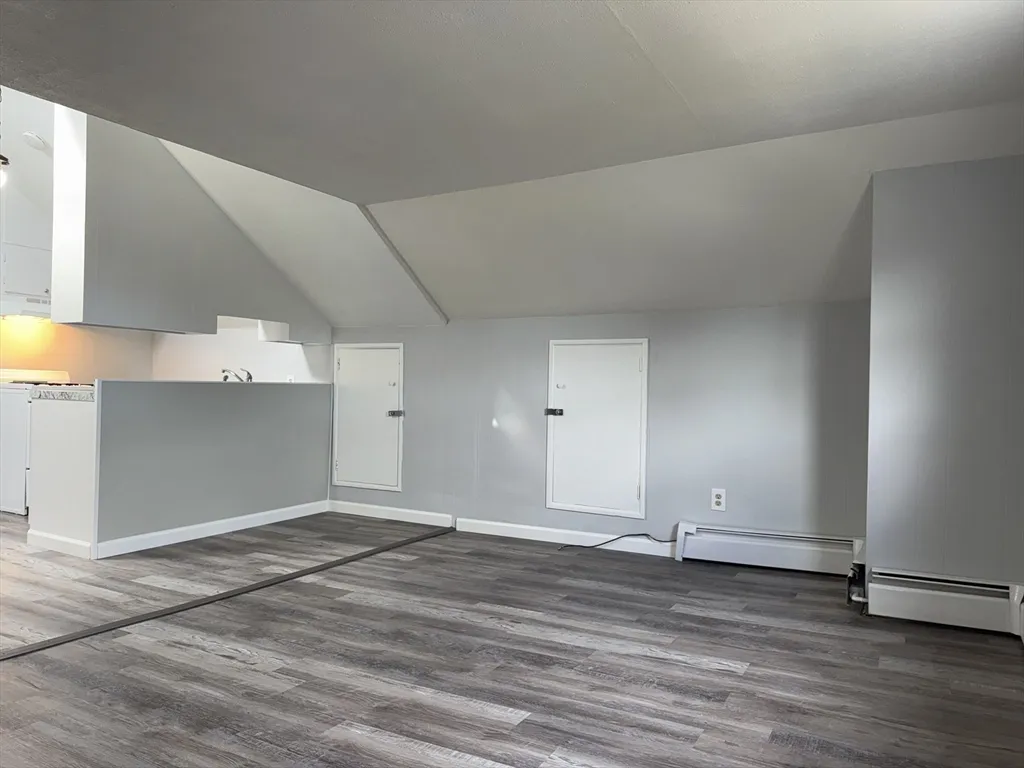 2 bed, 1 bath apartment for rent at 148 Maxfield St Unit 3, New Bedford — photo 5 of 21