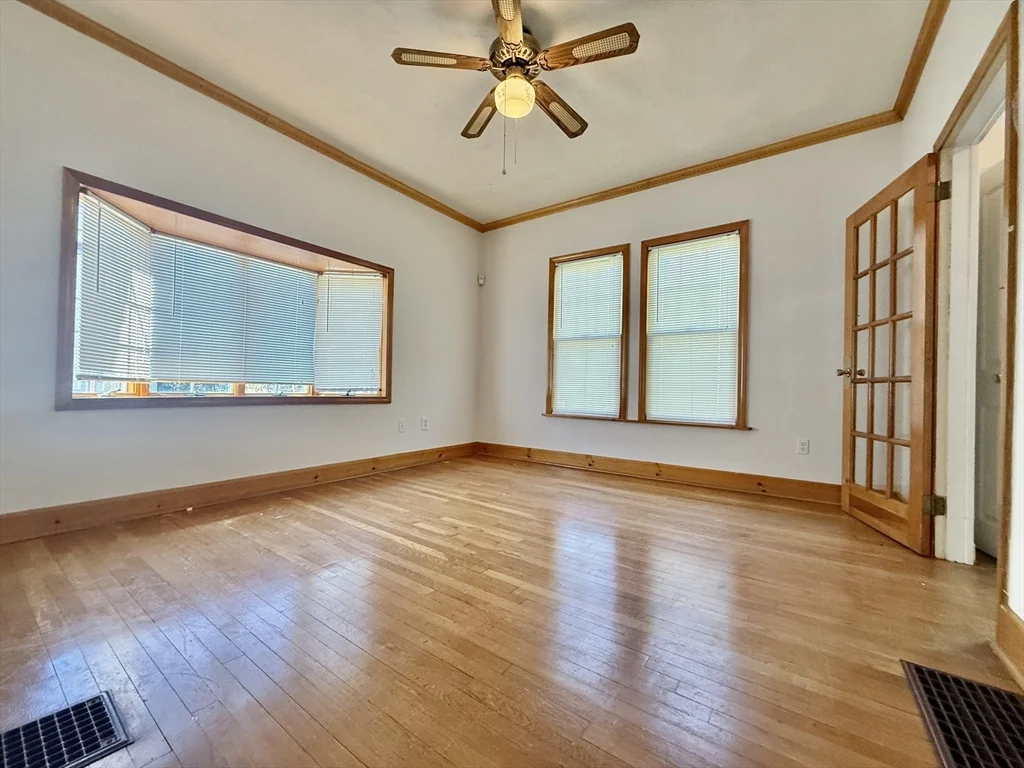 4 bed, 2 bath apartment for rent at 148 Morrison Ave, Davis Square — photo 7 of 17