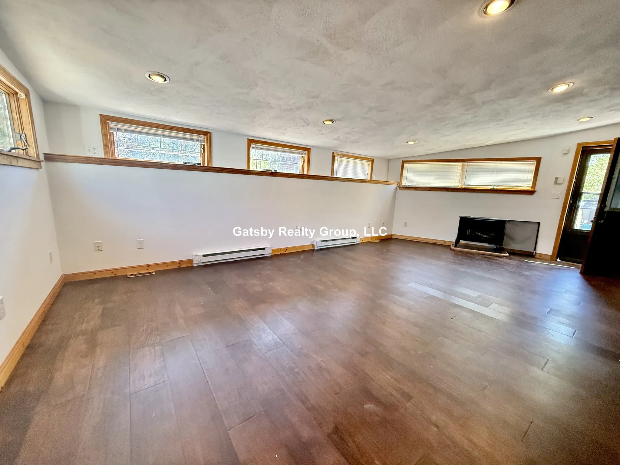 4 bed, 2 bath apartment for rent at 148 Morrison Ave Unit 1, Powder House Square — photo 5 of 17