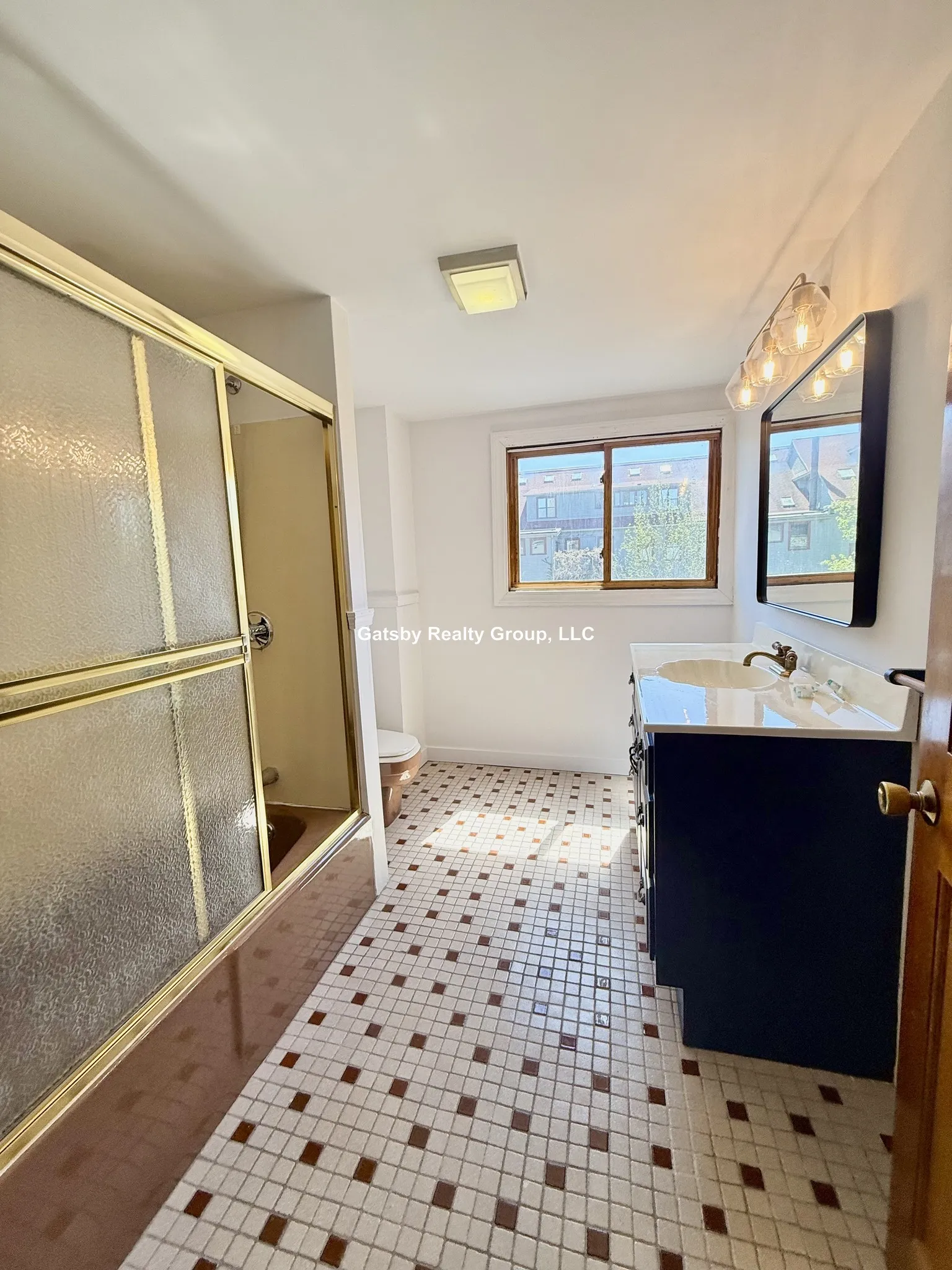 4 bed, 2 bath apartment for rent at 148 Morrison Ave Unit 1, Powder House Square — photo 12 of 17