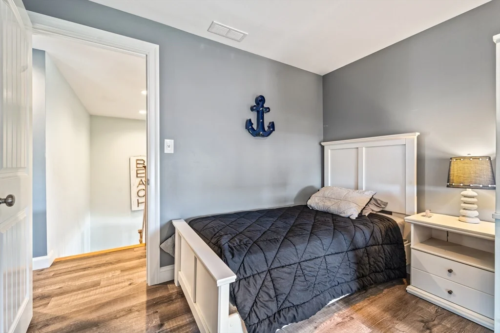 6 bed, 3 bath apartment for rent at 148 N End Blvd, Salisbury — photo 10 of 29