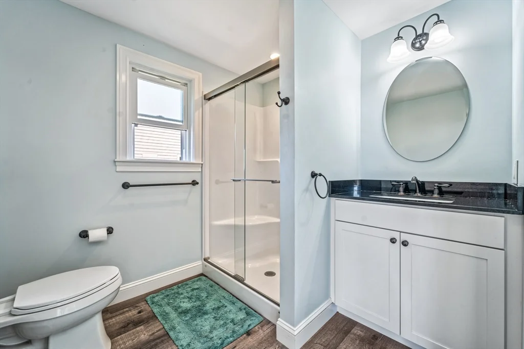 6 bed, 3 bath apartment for rent at 148 N End Blvd, Salisbury — photo 5 of 29