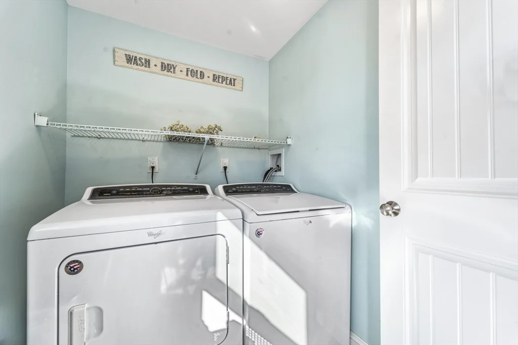 6 bed, 3 bath apartment for rent at 148 N End Blvd, Salisbury — photo 6 of 29