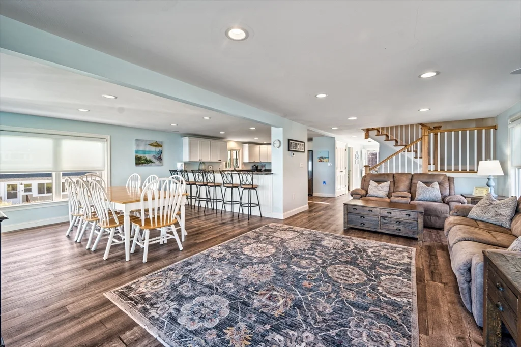 6 bed, 3 bath apartment for rent at 148 N End Blvd, Salisbury — photo 4 of 29