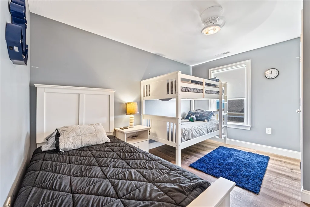 6 bed, 3 bath apartment for rent at 148 N End Blvd, Salisbury — photo 11 of 29