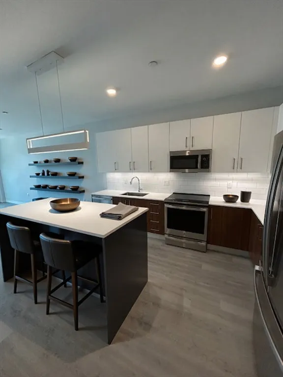 1 bed, 1 bath apartment for rent at 148 Old Post Rd Unit 205, Sharon — photo 1 of 22