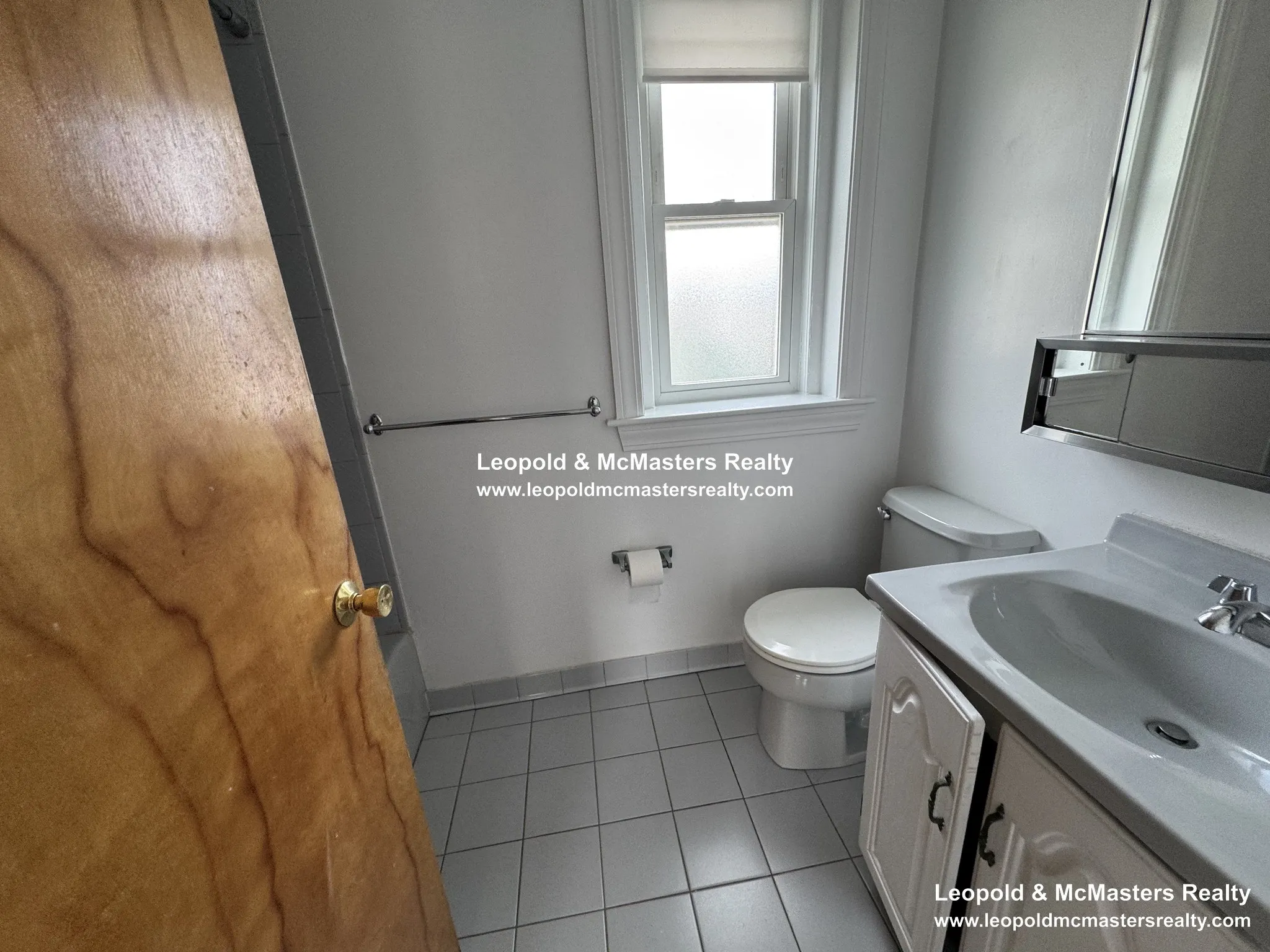 3 bed, 2 bath apartment for rent at 148 Oxford St Unit 2, Ward Two — photo 5 of 12