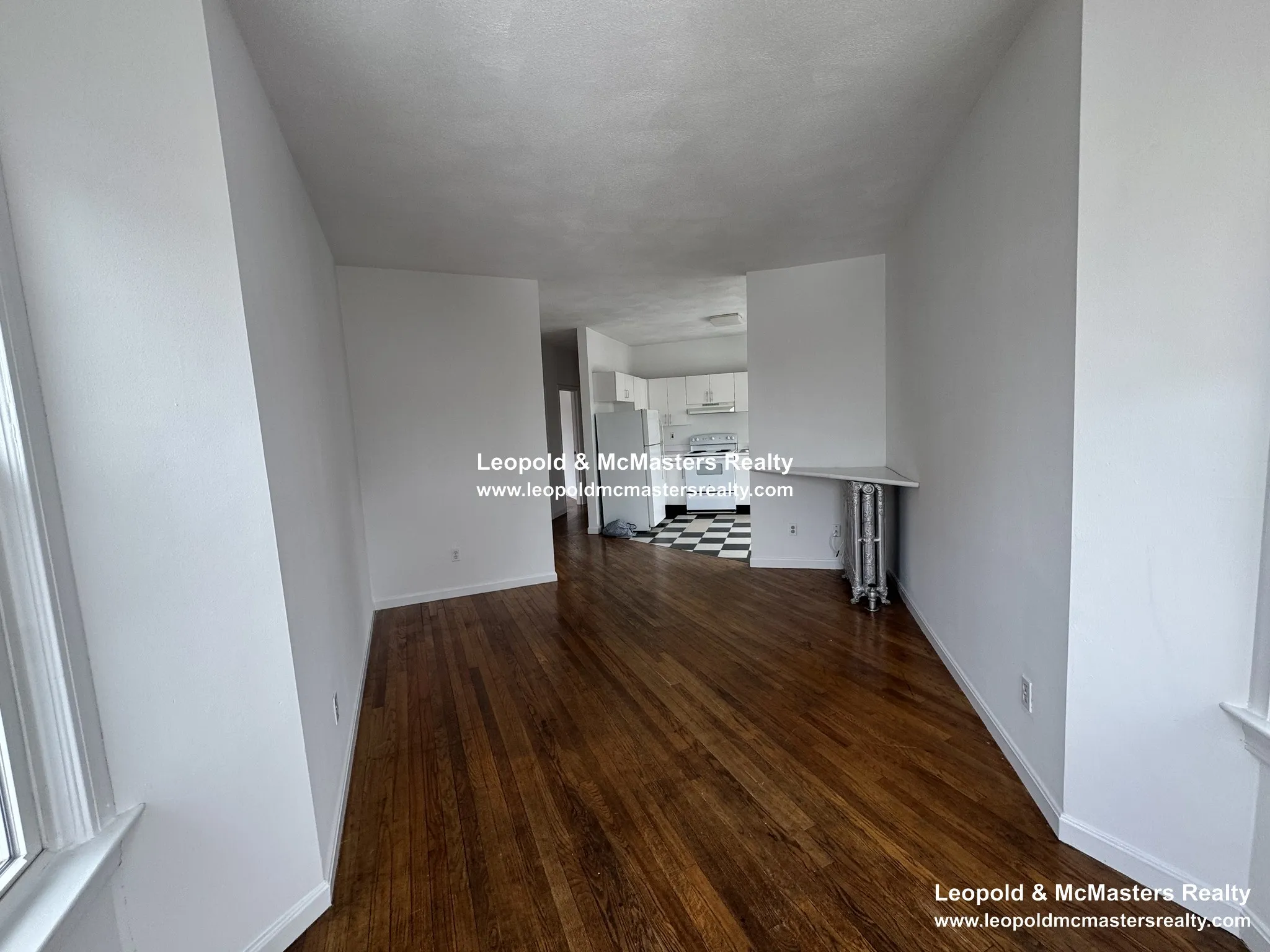 3 bed, 2 bath apartment for rent at 148 Oxford St Unit 2, Ward Two — photo 2 of 12