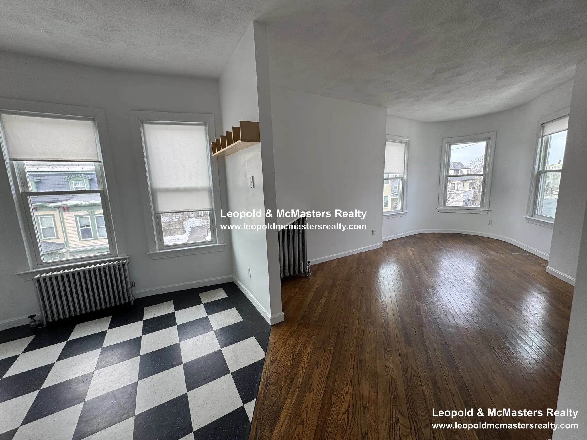 3 bed, 2 bath apartment for rent at 148 Oxford St Unit 2, Ward Two — photo 3 of 12