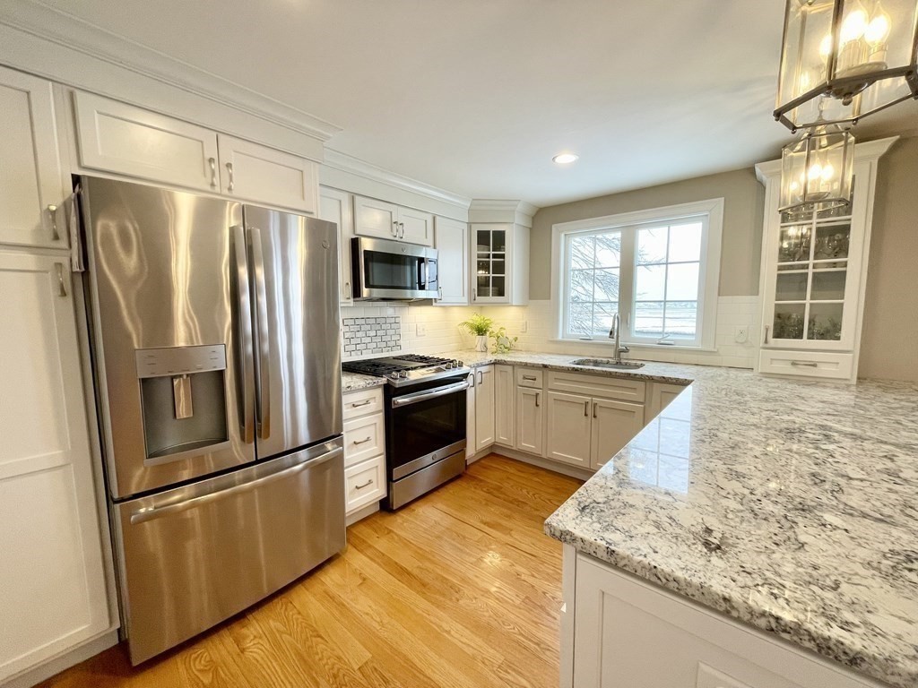 3 bed, 2.5 bath apartment for rent at 148 Pearl Ave Unit 1, Revere — photo 3 of 18